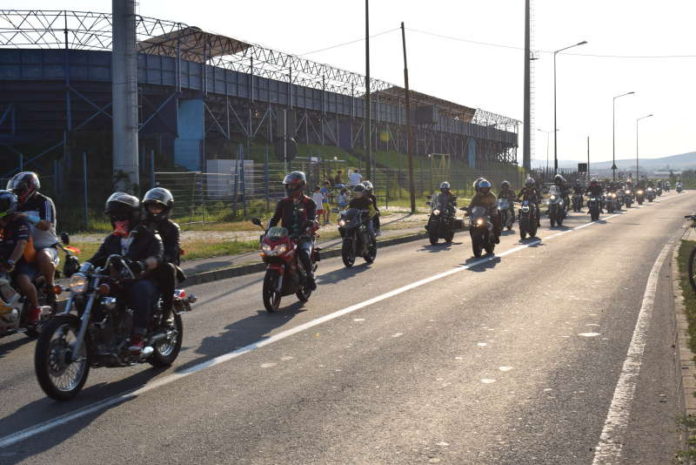 Mureş:Peste 550 de motocilişti, la parada Maris Fest, derulată sub sloganul ''Poartă cască, poartă mască!''