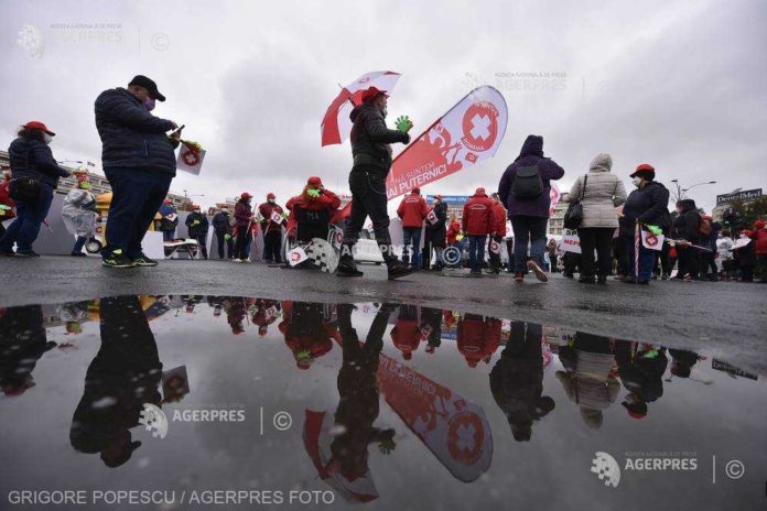 Sindicaliştii Federaţiei Sanitas ameninţă cu declanşarea conflictului de muncă la nivel naţional