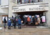 Mureş: Numeroşi oameni au donat îmbrăcăminte şi încălţăminte de iarnă pentru "Cuierul gratuit", destinat familiilor sărace