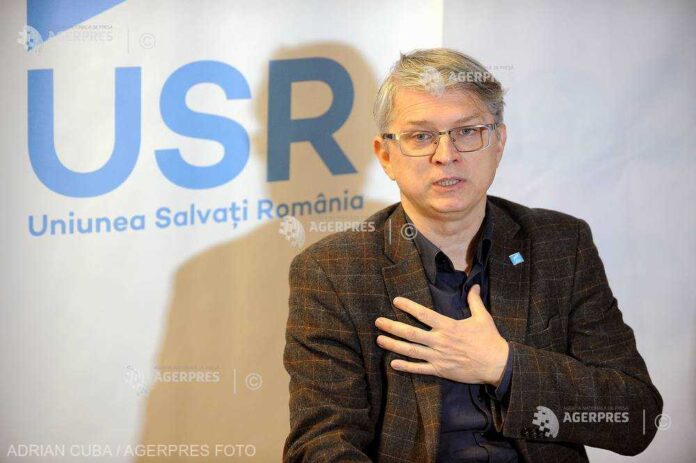 Radu Mihail (USR) cere explicaţii în legătură cu voturile din diaspora care nu au putut fi contabilizate la parlamentare