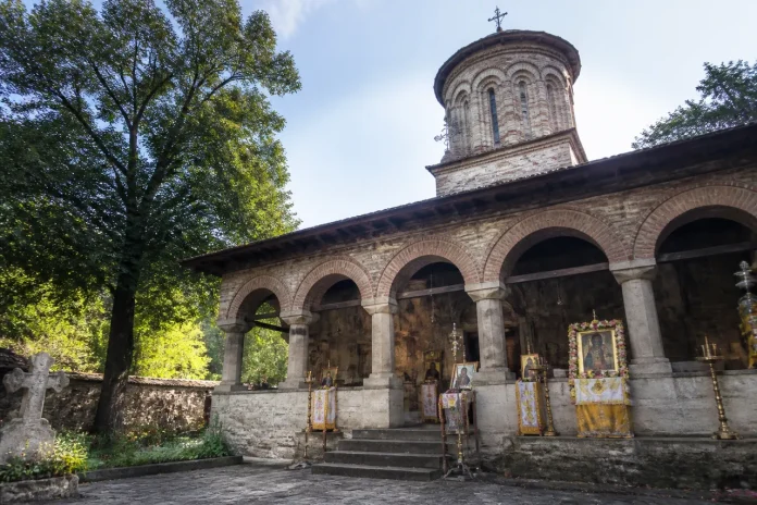 Starețul Mănăstirii Cetățuia Negru Vodă, Modest Ghinea, a devenit arhimandrit