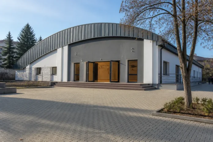 Cristian Gentea anunță transformarea sălii de sport de la Colegiul „I.C. Brătianu”