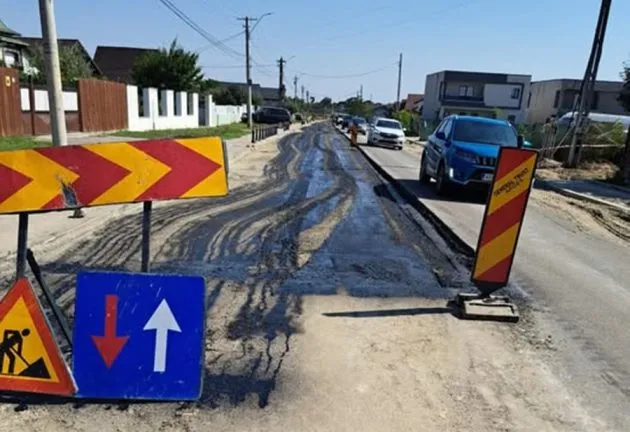Lucrările de pe DJ 659 îngreunează traficul în Bradu. Apelul primarului Dan Stroe