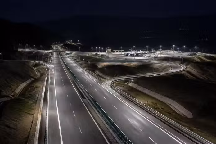 Rețeaua electrică a fost pusă la încercare pe autostrada Curtea de Argeș–Tigveni