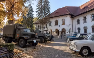 Vehicule militare românești, atracția ediției 2026 a RetroParadei din Câmpulung