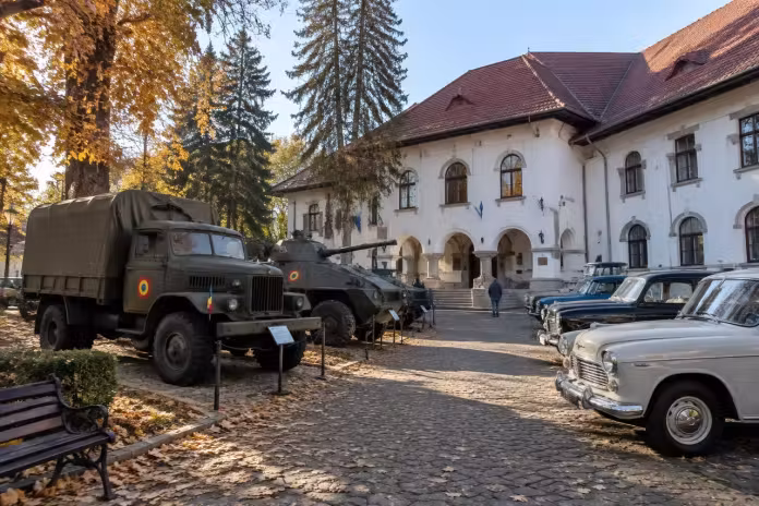 Vehicule militare românești, atracția ediției 2026 a RetroParadei din Câmpulung